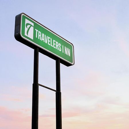Travelers Inn Medford Bagian luar foto