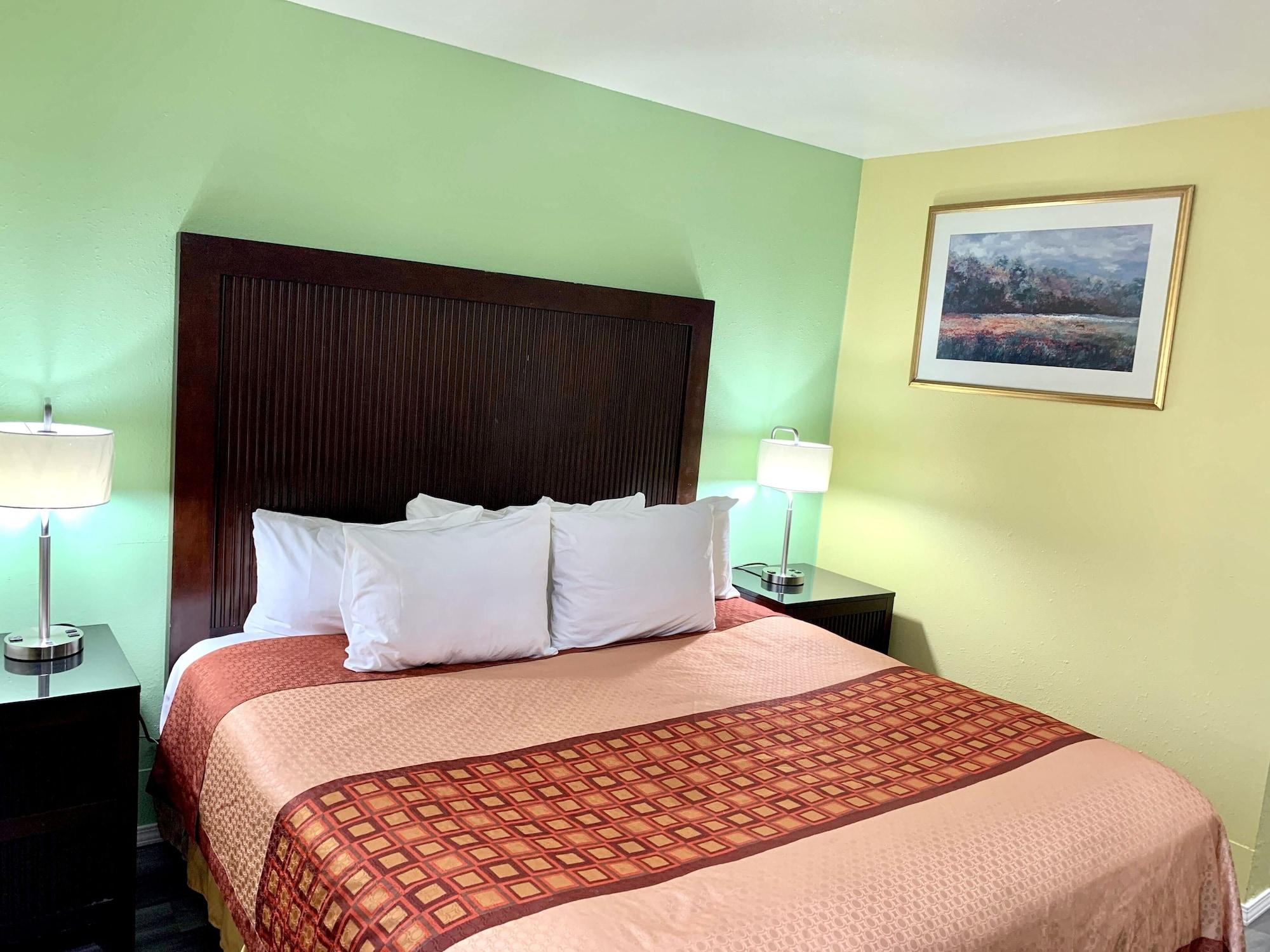 Travelers Inn Medford Bagian luar foto