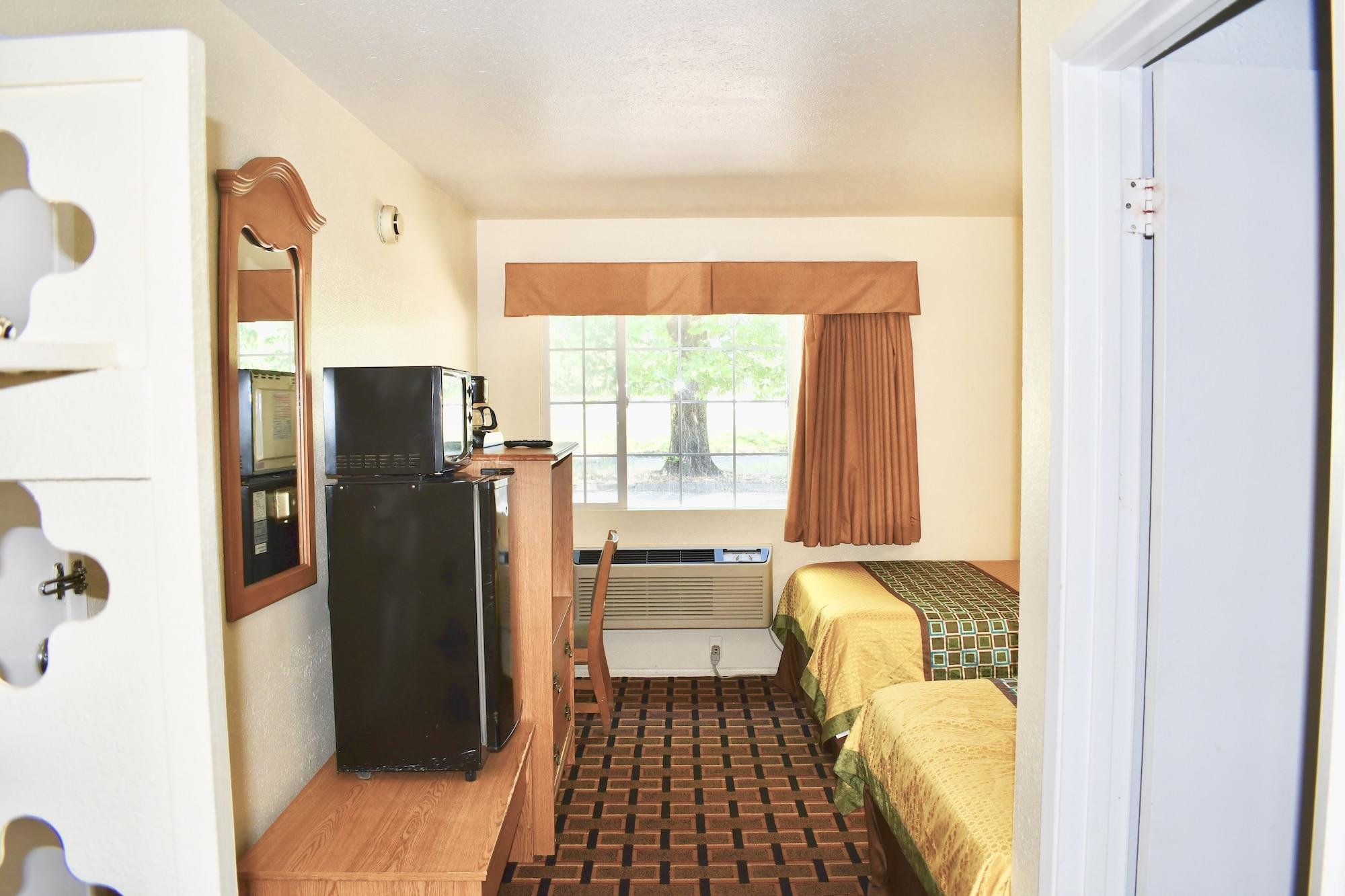 Travelers Inn Medford Bagian luar foto