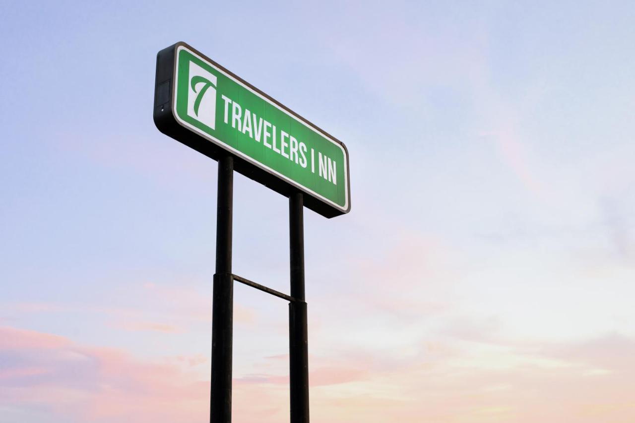 Travelers Inn Medford Bagian luar foto