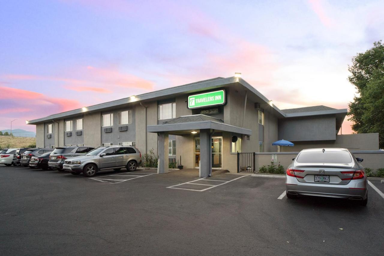 Travelers Inn Medford Bagian luar foto