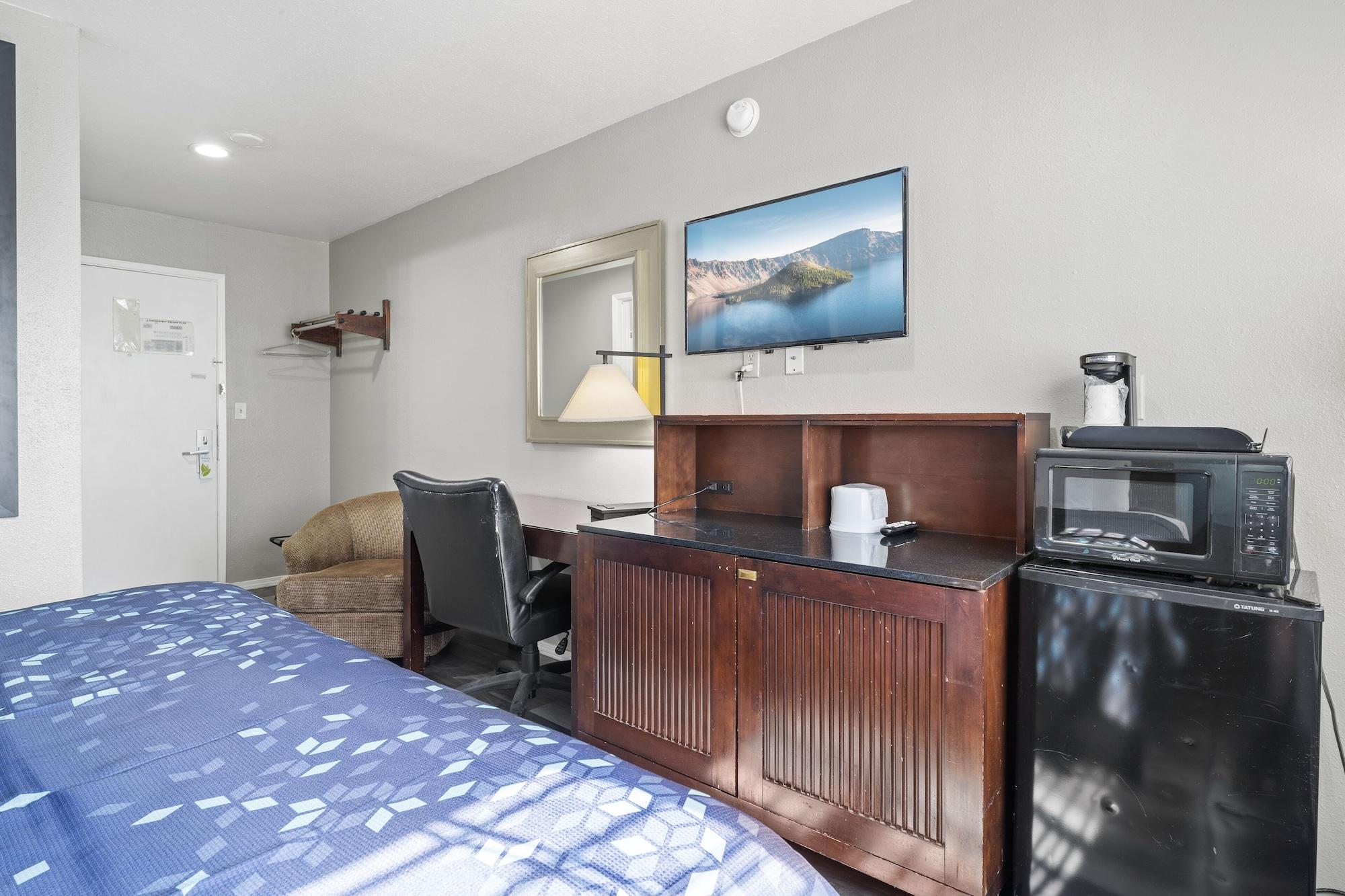Travelers Inn Medford Bagian luar foto