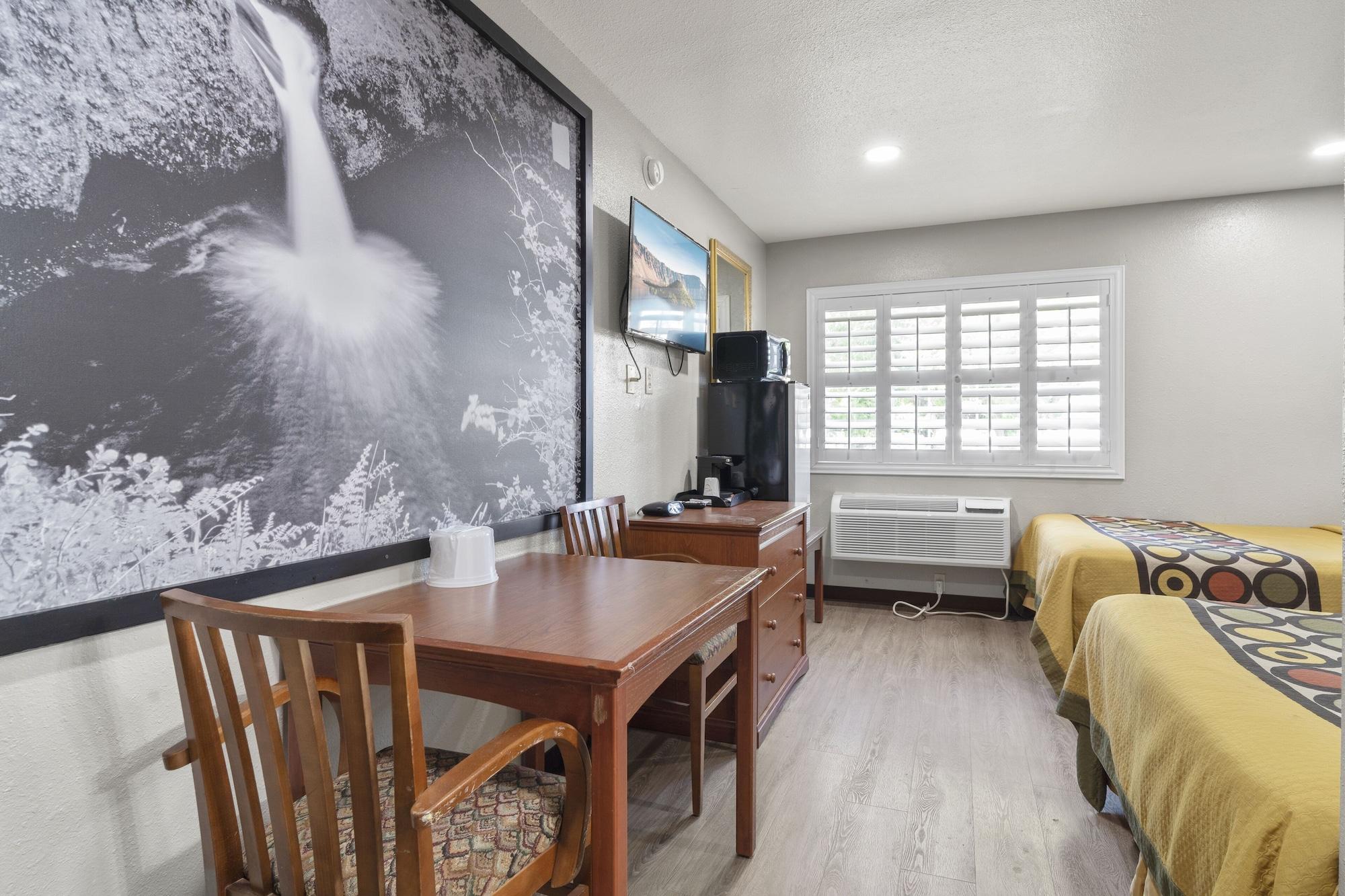 Travelers Inn Medford Bagian luar foto