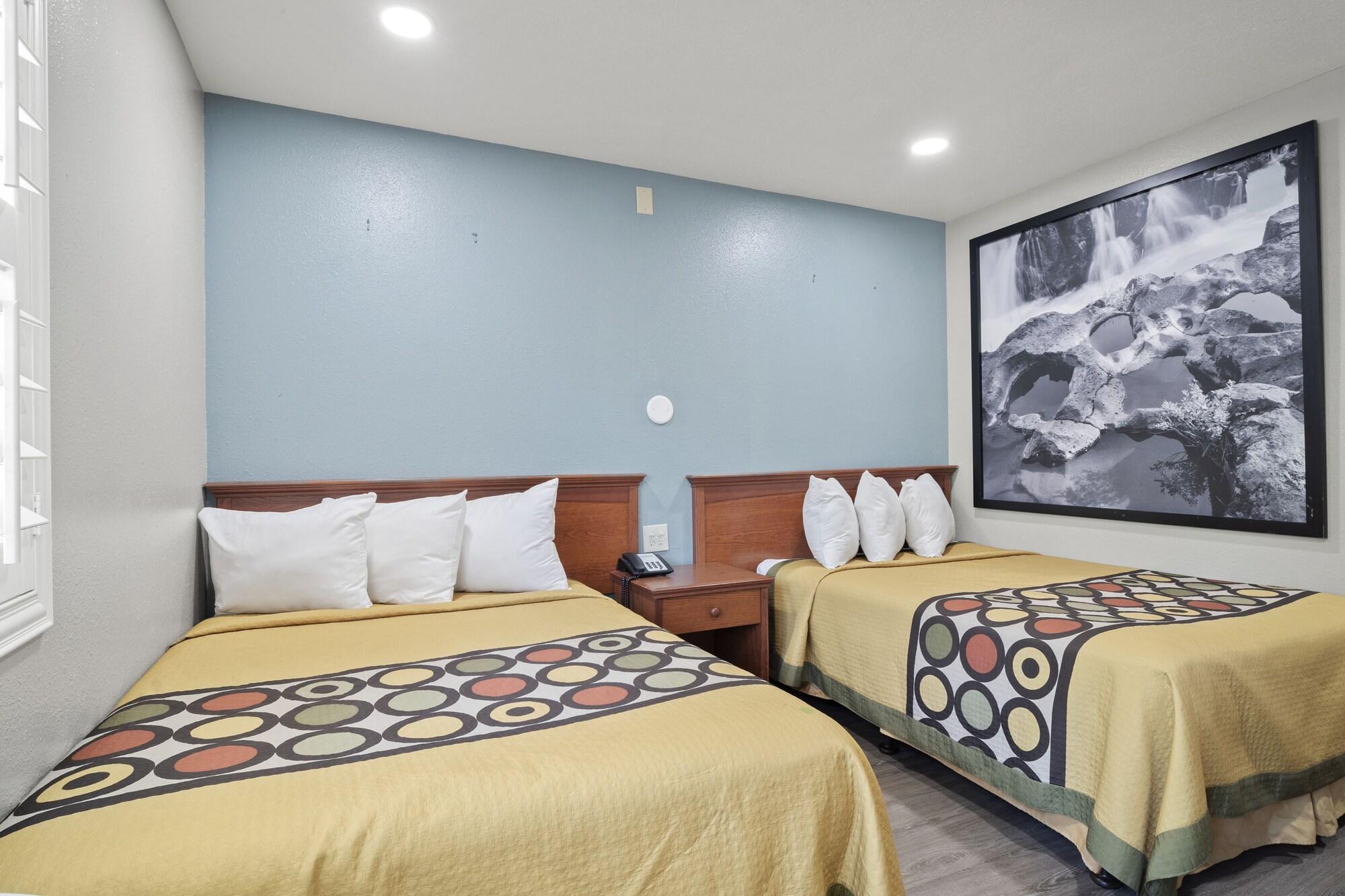 Travelers Inn Medford Bagian luar foto