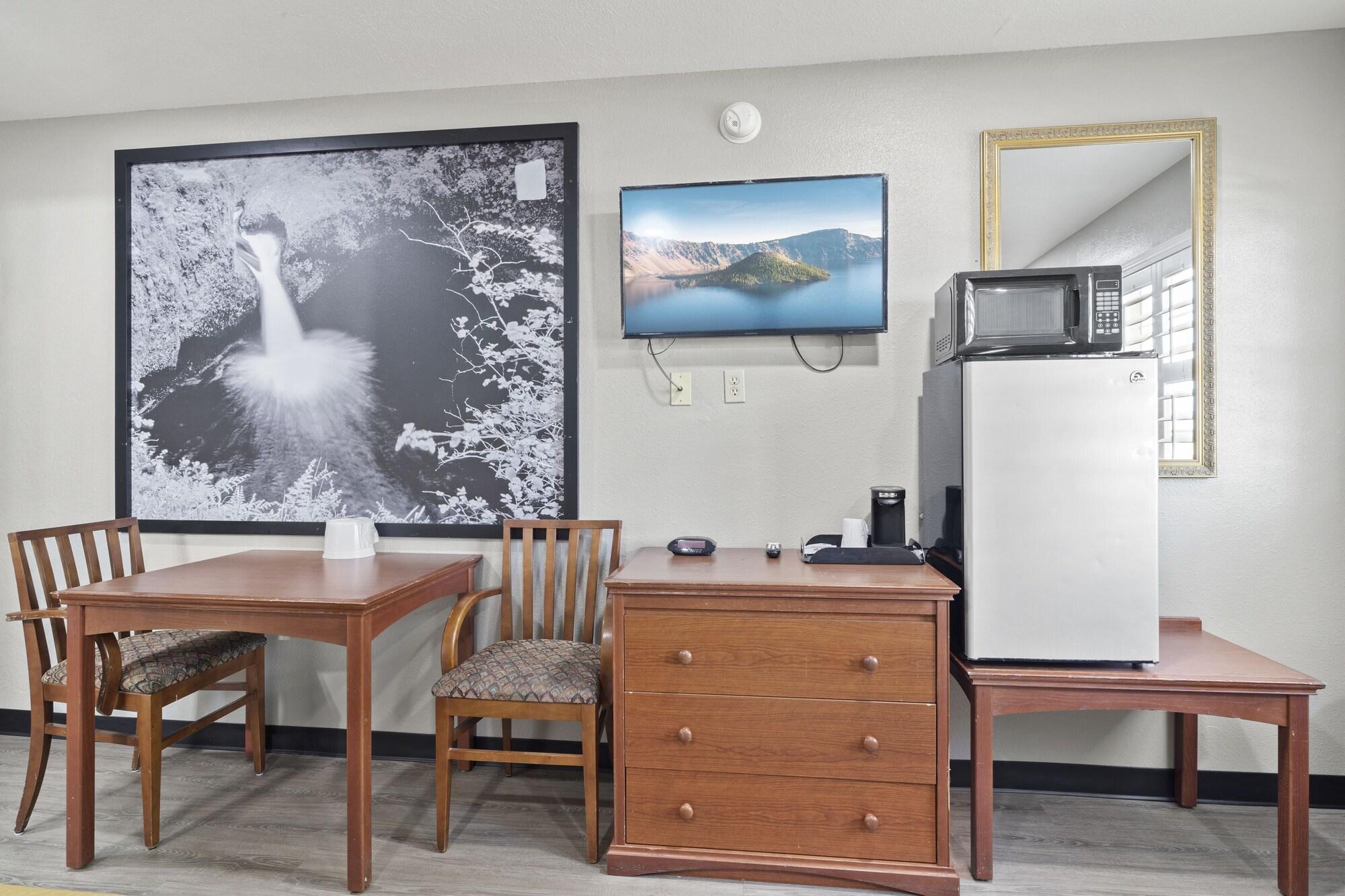 Travelers Inn Medford Bagian luar foto